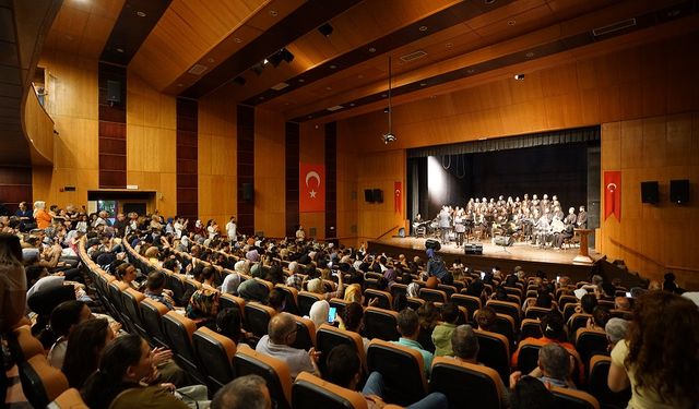 Kahramanmaraş’ta Türk Halk Müziği Korosu Mest Etti!