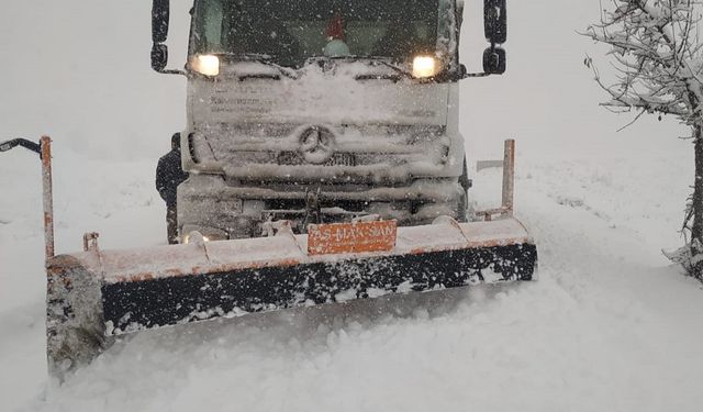 Büyükşehir Belediyesi, Kentin Zorlu Kış Şartlarıyla Mücadele Ediyor