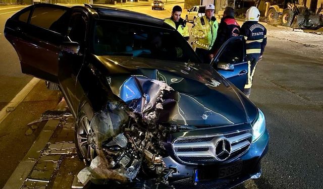 Kahramanmaraş'ta Sürücü Lüks Otomobilini Bırakıp Kaçtı