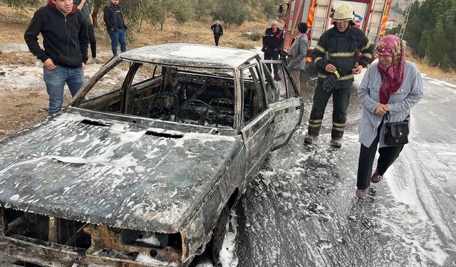 Kahramanmaraş’ta otomobil demir yığınına döndü