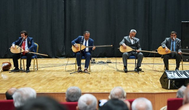 Âşıklar Sahne Aldı: Edebiyatın Kalbi Sazla Çarptı