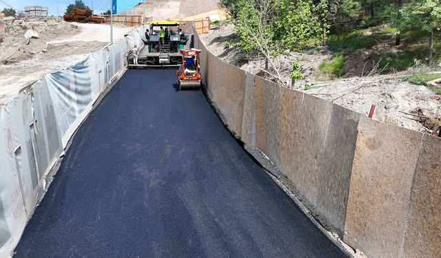 Doğukent'te Asfalt Serimine Başlandı
