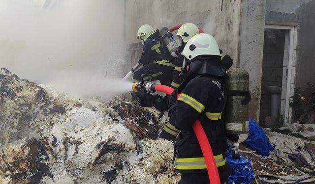 Kahramanmaraş’ta karton imalatında yangın