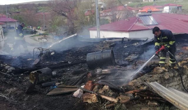 Elbistan’da depo yangının maddi hasara neden oldu