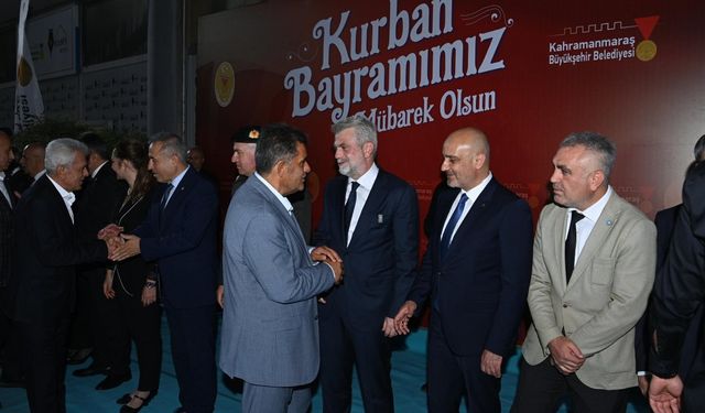 Geleneksel Bayramlaşma Töreninde Şehir Protokolü ve Vatandaşlar Bir Araya Geldi