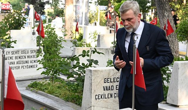 Şehitler Kabri Başında Dualarla Anıldı
