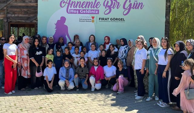 Anne ve Kızlar Doğada Buluştu; Eğlence ve Sevgi Dolu Bir Gün