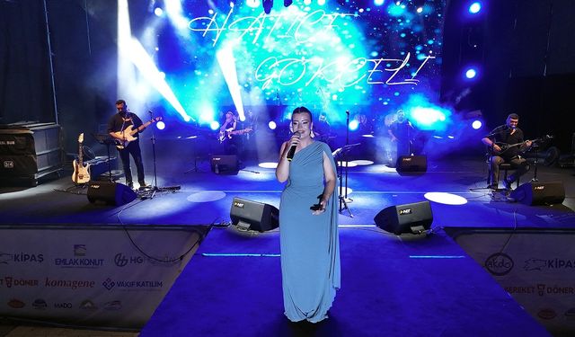 Fuarda Hatice Gökçeli’den Türkü Ziyafeti