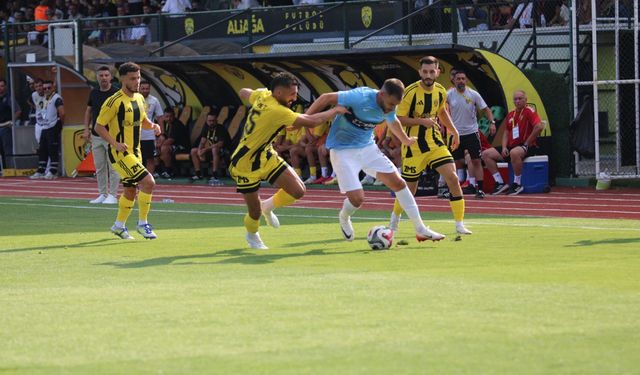 İstiklalspor Sezona Mağlubiyetle Başladı: Aliağa 2 - İstiklalspor 1