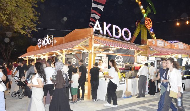 Fuarın ve Halkın Gözdesi “AKDO”