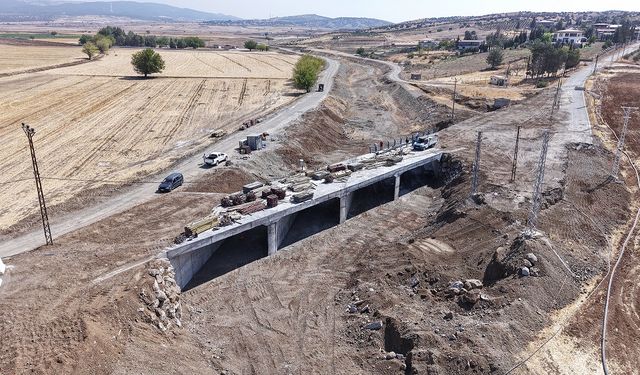 Yeniyurt’ta Eski Köprü Tarihe Karışıyor!