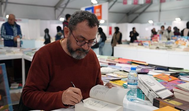 Güray Sürgü, KAFUM’da Kitapseverlerle Buluştu