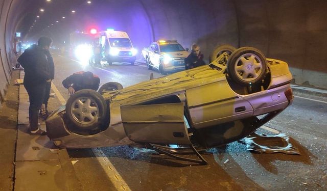 Panelvan ile çarpışan otomobil takla attı: 1 yaralı