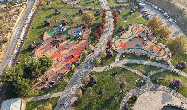 Aliya İzzetbegoviç Millet Bahçesi Yenilenen Yüzüyle Beğeni Topluyor