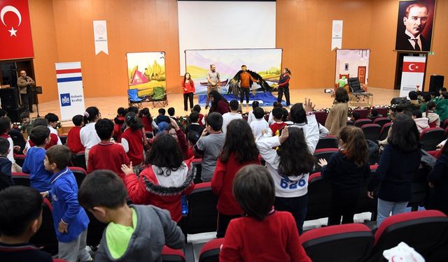 Osmaniye’de “Ronnie Göldeki Fısıltı” Miniklerle Buluştu