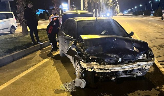 Kahramanmaraş’ta iki otomobil çarpıştı: 1’i ağır 4 yaralı