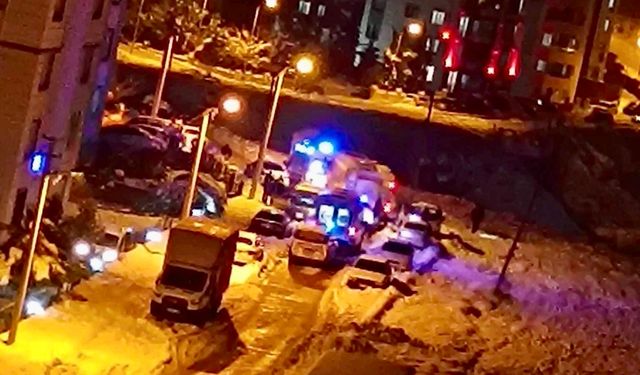 Kahramanmaraş’ta 15 Yaşındaki Genç Dördüncü Kattan Düşerek Ağır Yaralandı