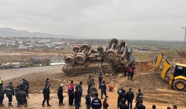 Kahramanmaraş’ta Taş Ocağında Feci Kaza: Kamyon Devrildi, 1 Ölü
