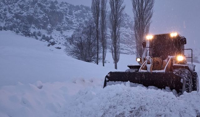 Onikişubat’ta karla mücadelede teyakkuzda