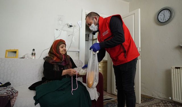 Ramazan’da Ulu Çınarlar Unutulmadı