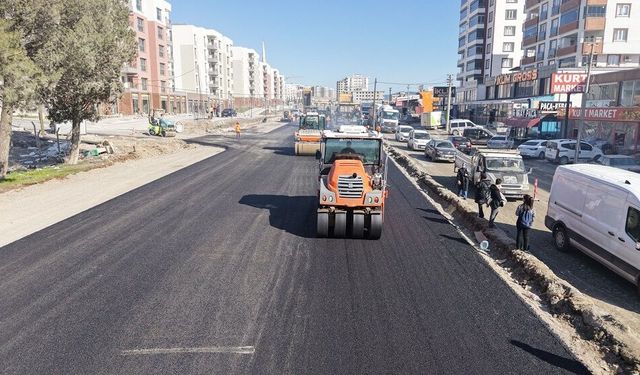 Doğukent Yolunda Yenileme Çalışmalarına Başlandı