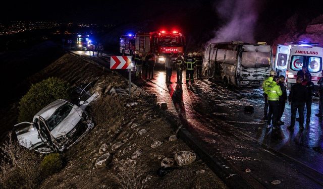 Kahramanmaraş’ta İşçi Servisi ile Otomobil Çarpıştı: 8 Yaralı