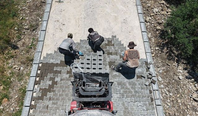 Andırın Kırsalında Yol Yatırımları Sürüyor