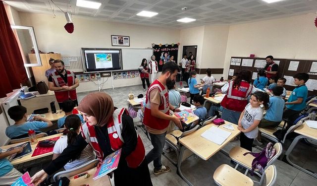 Gençlik Meclisi Çocukların Neşesine Neşe Kattı