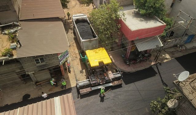 Menderes Mahallesi’nde Kesintisiz Asfalt Mesaisi