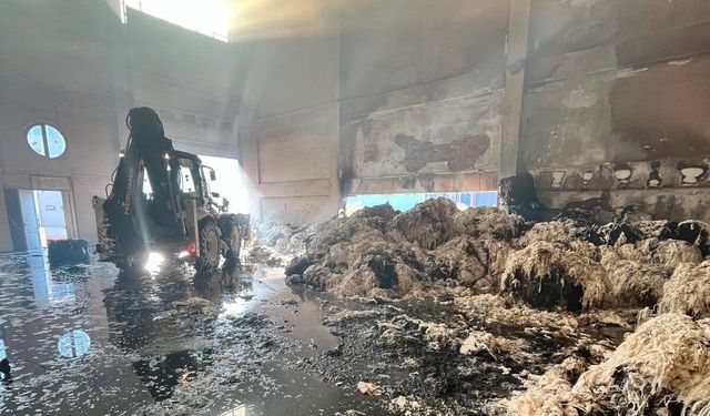 Kahramanmaraş’ta Fabrika Yangını Kontrol Altına Alındı