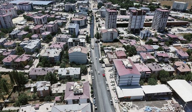 Elbistan Söğütlü Caddesi Modern Görünümüne Kavuşuyor