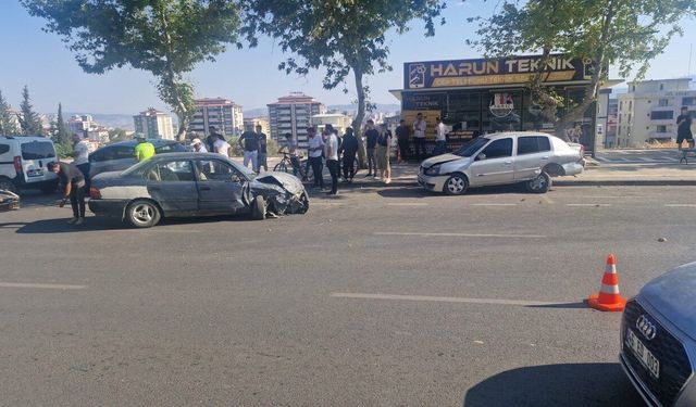 Kahramanmaraş’ta zincirleme kaza: 1 yaralı