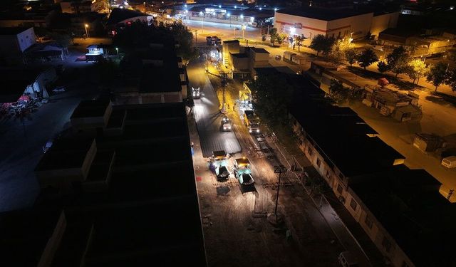 Büyükşehir, Toptancılar Sitesi’nde Asfalt Mesaisinde