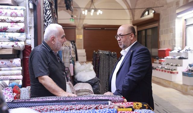 Başkan Akpınar, Restorasyonu Tamamlanan Tarihî Kapalı Çarşıda Esnafla Buluştu