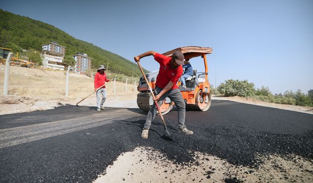 Büyükşehir, Şehrin Yeni Doğu – Batı Ulaşım Aksında Asfalt Mesaisini Sürdürüyor