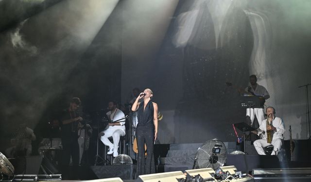 Festivalde Merve Özbey Coşkusu Yaşandı