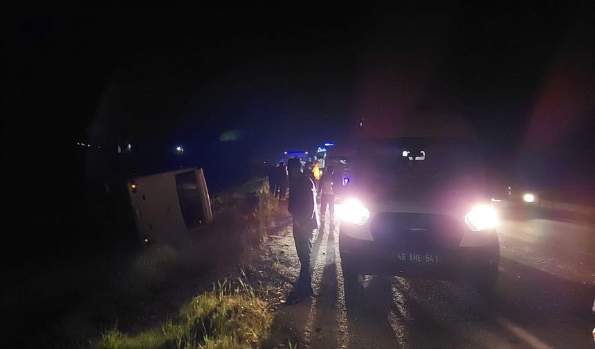 Kahramanmaraş'ta Servis Minibüsü Yan Yattı: 9 Yaralı