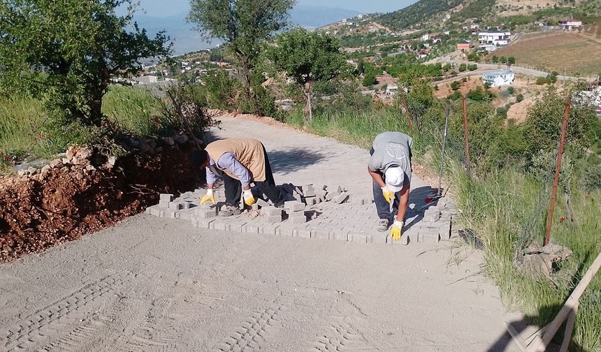 Dulkadiroğlu’nda Yol, Asfalt ve Parke Seferberliği Sürüyor