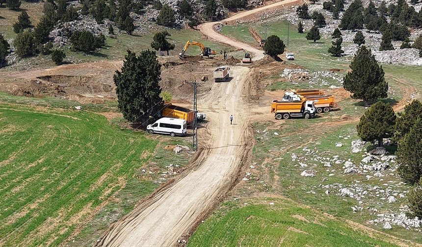 Nurhak’ta Yol Sorunu Çözülüyor