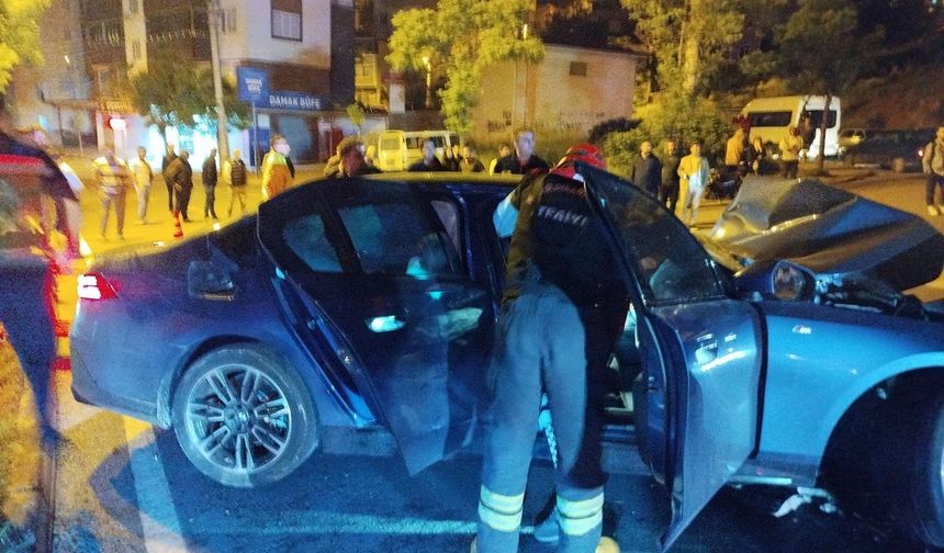 Kahramanmaraş’ta otomobil paramparça oldu