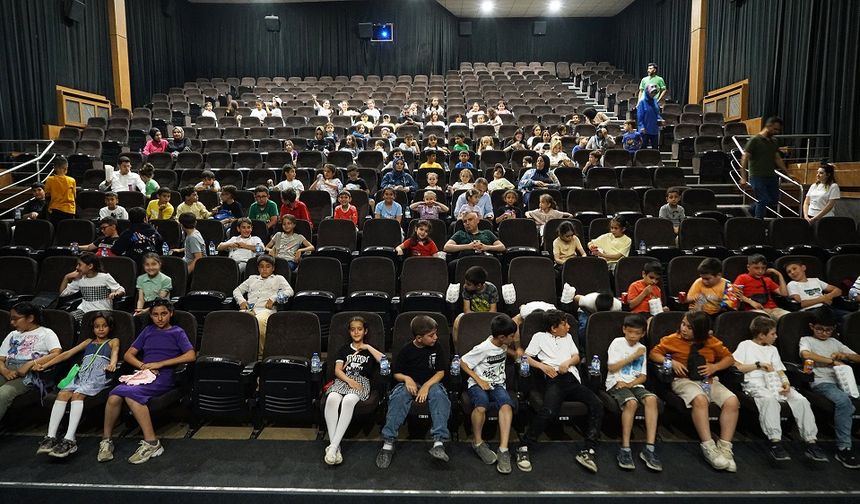 Kahramanmaraş'ta Minik Sanatseverlere Sinema Keyfi…