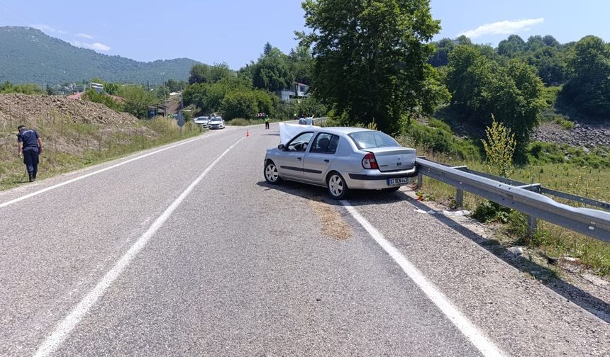 Andırın'da Otomobil Bariyere Çarptı: 1 Yaralı