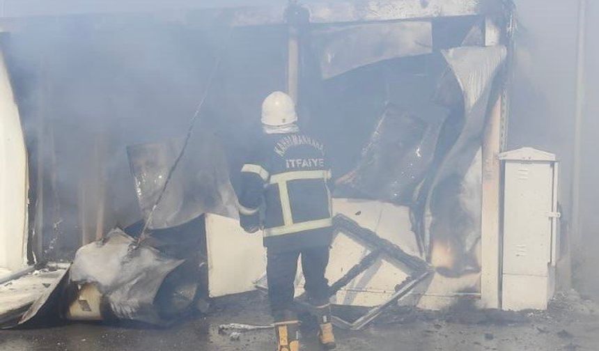 Afşin’de konteyner yangını korkuttu