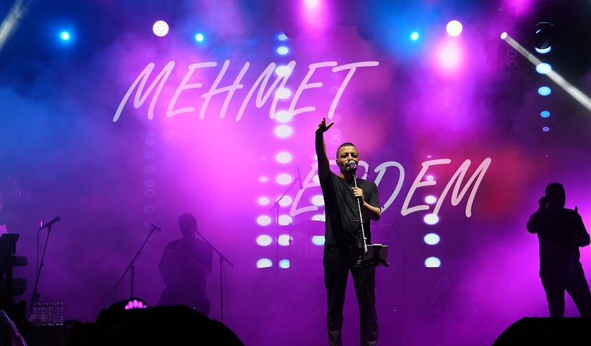 Mehmet Erdem, KAFUM Açık Hava Korosu’na Dönüştü