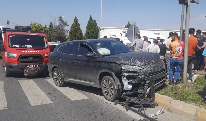 Kahramanmaraş’ta cip ile hafif ticari araç çarpıştı: 2 yaralı