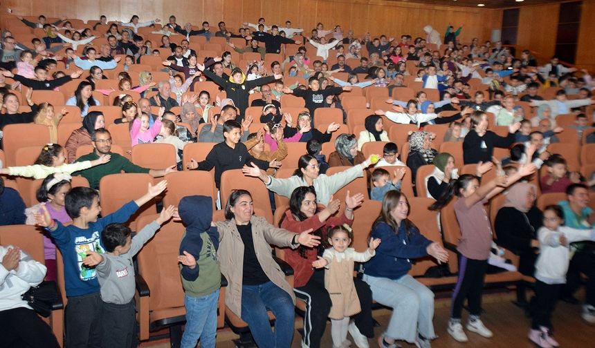 “Dile Benden Ne Dilersen” ile Çocuklar Hayal Gücünü Keşfetti