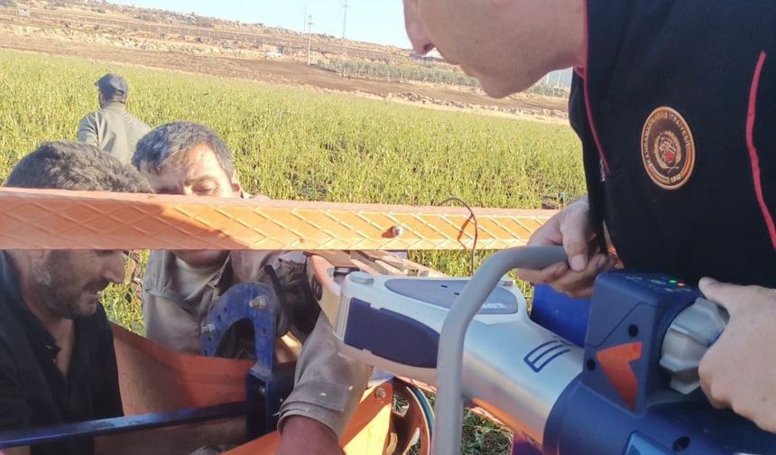 Kahramanmaraş’ta hortum sarma makinesine kolunu kaptırdı