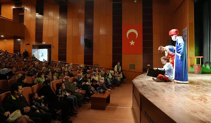 Masalların Renkli Evreni Çocukları Hayran Bıraktı