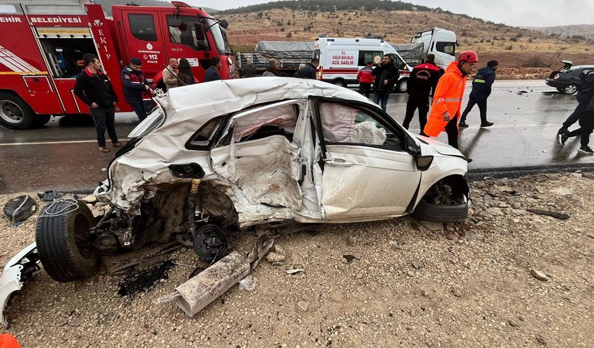 Kahramanmaraş’ta İki Otomobil Çarpıştı: 1 Ölü, 2 Yaralı