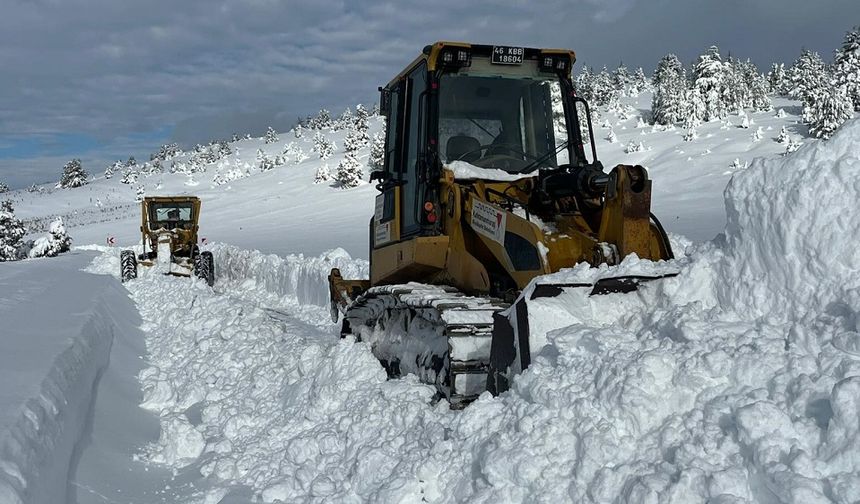 Kırsalda Karla Mücadele Kesintisiz Sürüyor